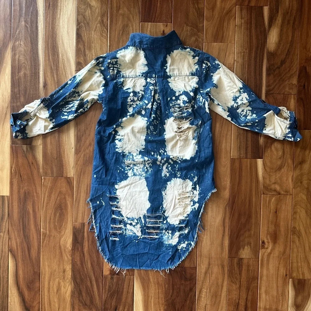 Thrill Jeans Denim Distressed Tunic Shirt size Small - Picture 3 of 4
